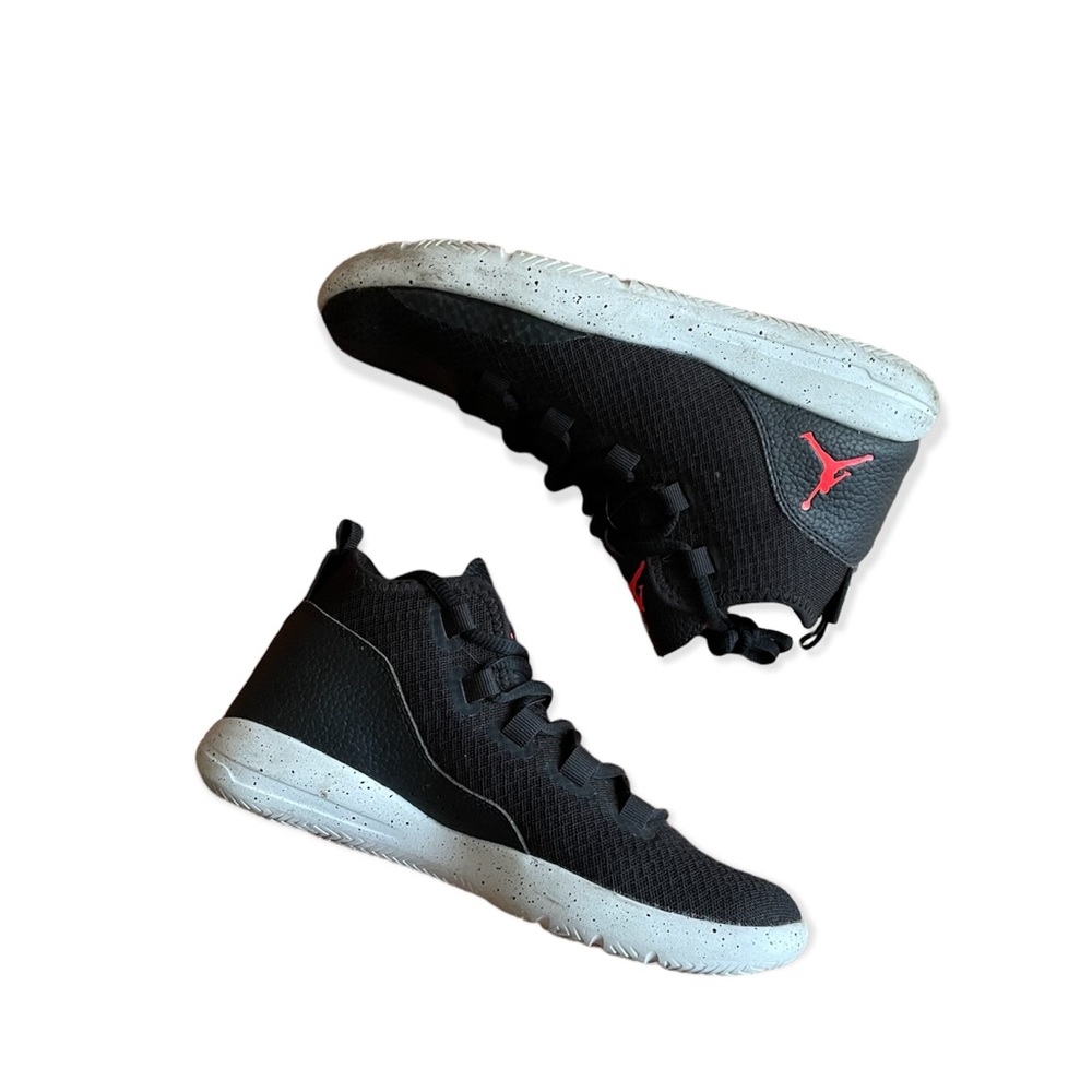 Black and Red Air Jordan Nike Reveal Size 4.5Y